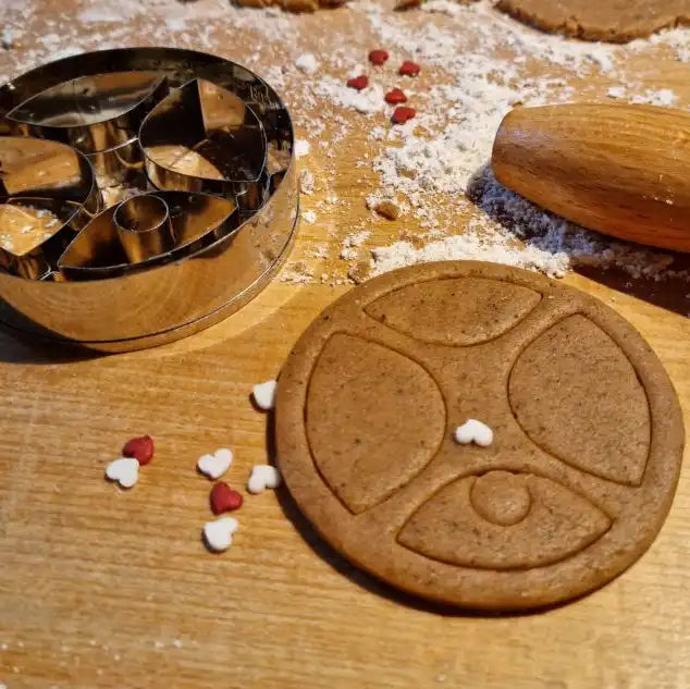 Der moderne Düsseldorfer Radschläger schlägt sein Rad im Kreis und versprüht Lebensfreude pur - hier als Keksausstecher - andere weihnachtliche und saisonale Formen auf Anfrage möglich! Düsseldorfer Kontor ❤️