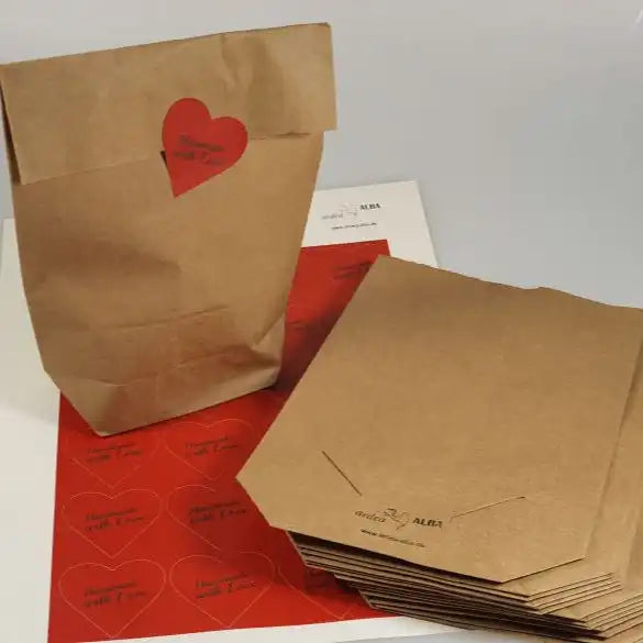 12er Set Packpapiertüten mit Herzaufkleber "Homemade" - Düsseldorfer Kontor ❤️