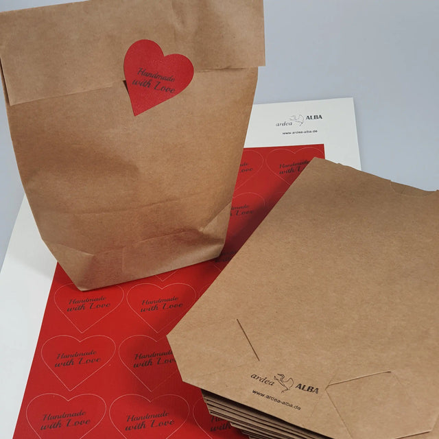 12 Aufkleber "Handmade" mit Herz mit passenden Packpapiertüten - Düsseldorfer Kontor ❤️ 