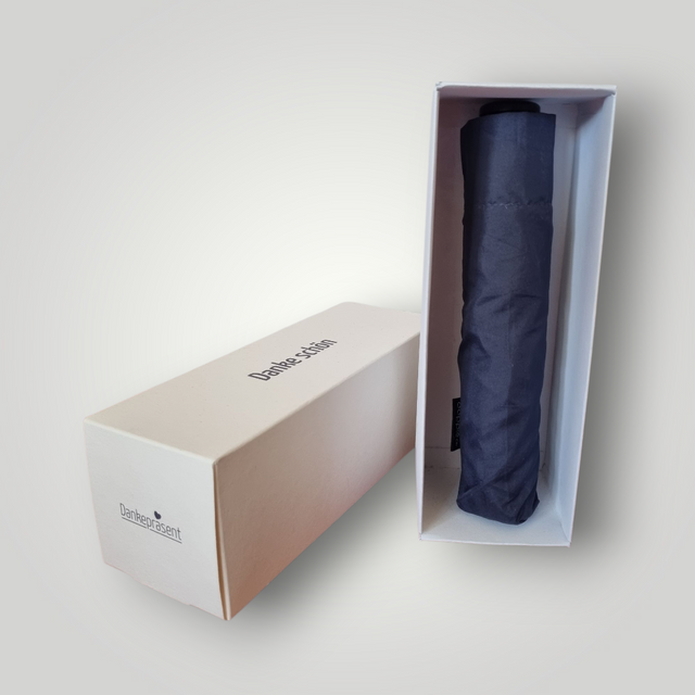 Dankepräsent-Box vom Düsseldorfer Kontor – Exklusives Geschenkset mit ultraleichtem Regenschirm (unter 100g) für Business & Onboarding. 