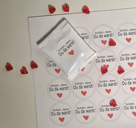 Liebevoll gestaltete Fruchtgummitüte mit dem Aufkleber-Motiv "Schön, dass du da warst". Fertige Give-aways und Gastgeschenke, erhältlich auch in kleinen Mengen.