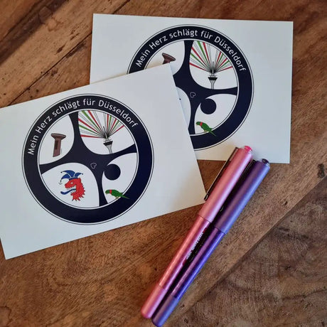 Unseren markanten Düsseldorfer Radschläger gibt es hier perfekt als Postkarte mit Aufkleber-Funktion - Verlag ardea-ALBA, Verkauf by Düsseldorfer Kontor ❤️ 