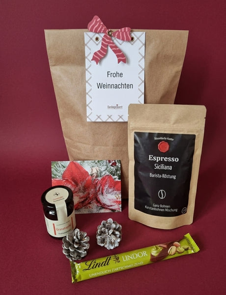 Wundertüte von Dankepräsent weihnachtlich mit Espresso und einem Fruchtaufstrich vom Düsseldorfer  Kontor und einer Lindt-Praline